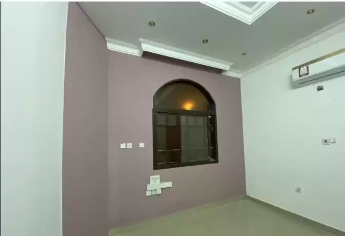 Residential Ready Property Studio S/F Apartment  for rent in Al Sadd , Doha #15952 - 1  image 